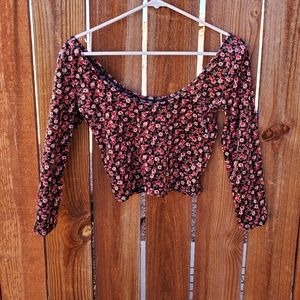 Holister floral crop top (long sleeve)